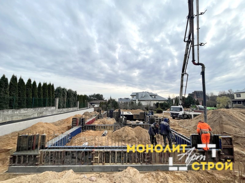 Заливка ленточного фундамента - фото объекта