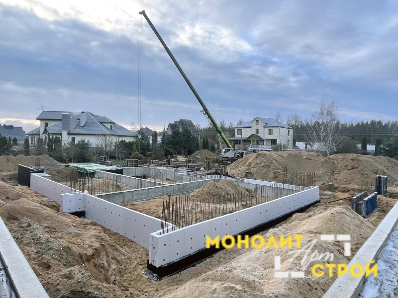 Заливка ленточного фундамента - фото объекта