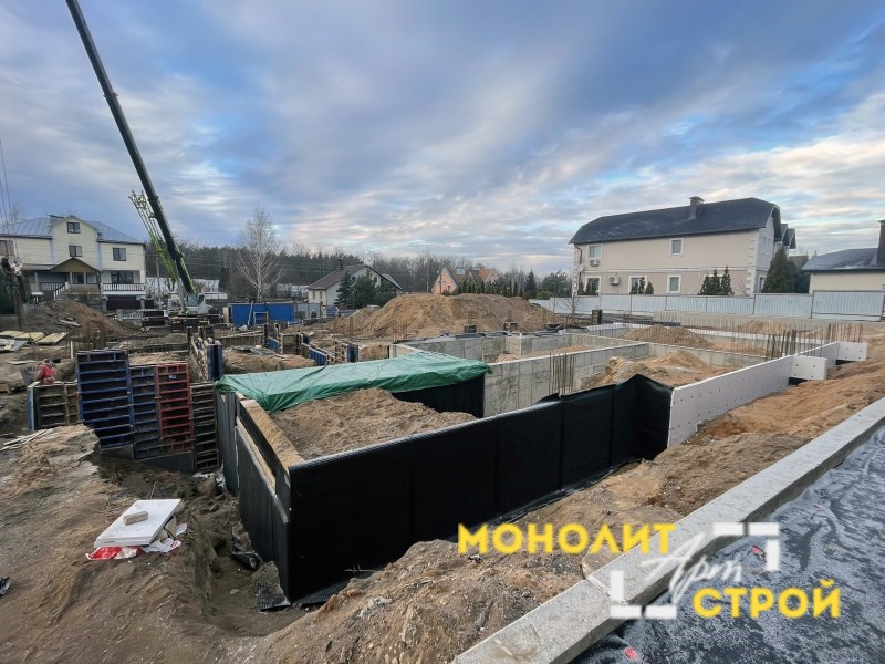 Заливка ленточного фундамента - фото объекта