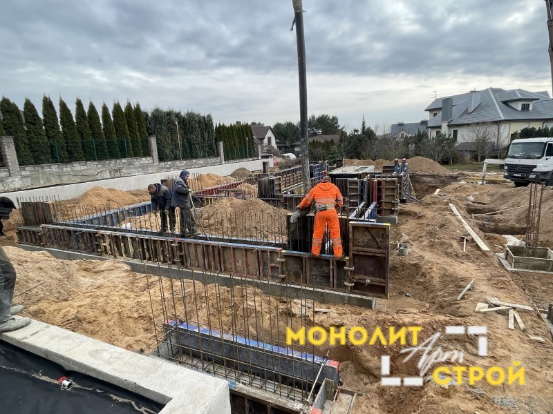 Заливка ленточного фундамента - фото объекта